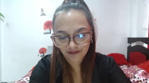 Snapshot of naughtygoddesss chatting on September 2025 03:28:01 PM naughtygoddesss online show from September 2025 03:28:01 PM