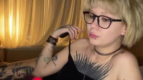 NaughtyLayla666 online show from May 2026 06:05:02 PM