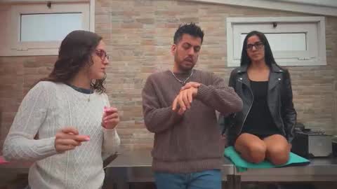 ANDREA STEPH  MIKE online show from October 2025 08:35:01 AM