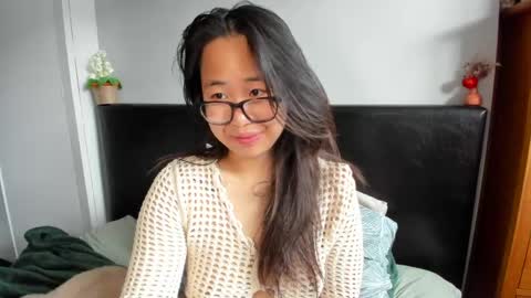 Snapshot of naughtynerdygirl chatting on May 2026 08:18:01 AM Gigi Chu online show from May 2026 08:18:01 AM