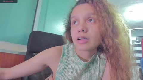 Snapshot of naugthtycurls chatting on February 2025 09:50:01 PM Arantxa online show from February 2025 09:50:01 PM