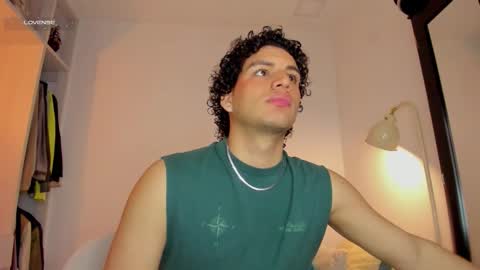 Natan online show from December 2025 09:43:01 PM