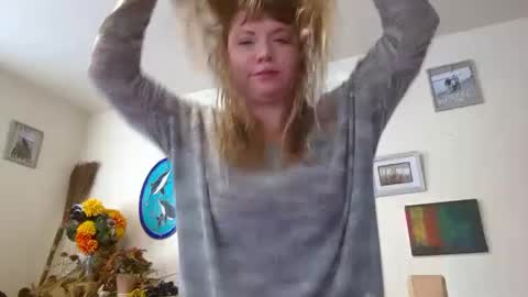 Snapshot of nealiana96 chatting on December 2024 11:35:01 PM Nealiana online show from December 2024 11:35:01 PM