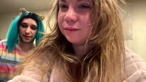 Snapshot of nealiana96 chatting on December 2024 06:48:02 AM Nealiana online show from December 2024 06:48:02 AM