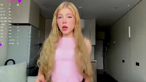 Snapshot of necolezhuang chatting on July 2026 05:02:02 AM Necole online show from July 2026 05:02:02 AM