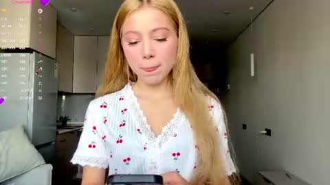 Snapshot of necolezhuang chatting on July 2026 07:37:01 AM Necole online show from July 2026 07:37:01 AM