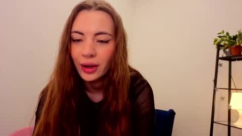 Mia online show from March 2026 05:19:01 AM