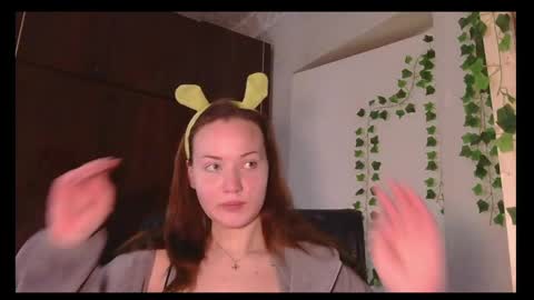 Snapshot of nectarria chatting on May 2026 06:40:01 AM nectarria online show from May 2026 06:40:01 AM