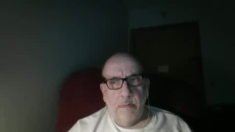 Snapshot of needlesslove chatting on May 2026 01:57:01 AM Tom online show from May 2026 01:57:01 AM