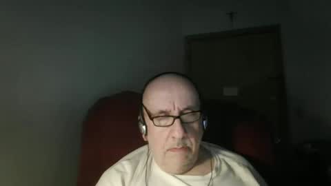 Snapshot of needlesslove chatting on May 2026 12:59:01 AM Tom online show from May 2026 12:59:01 AM