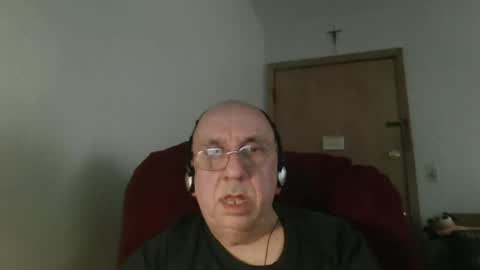 Snapshot of needlesslove chatting on June 2026 09:39:01 PM Tom online show from June 2026 09:39:01 PM