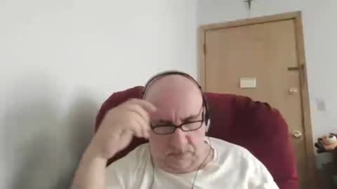 Snapshot of needlesslove chatting on June 2026 09:06:02 PM Tom online show from June 2026 09:06:02 PM