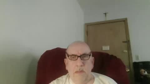 Snapshot of needlesslove chatting on July 2026 10:49:02 PM Tom online show from July 2026 10:49:02 PM