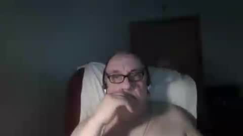 Snapshot of needlesslove chatting on July 2026 01:10:02 AM Tom online show from July 2026 01:10:02 AM
