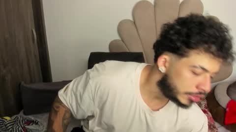 Snapshot of neeii chatting on January 2026 11:30:02 PM Nei turn green online show from January 2026 11:30:02 PM