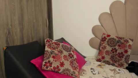 Snapshot of neeii chatting on February 2026 09:13:01 PM Nei turn green online show from February 2026 09:13:01 PM