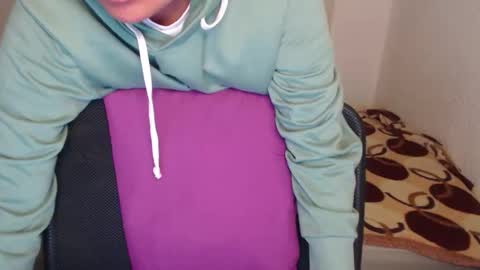 Snapshot of negrita_25 chatting on October 2025 08:02:02 AM Zoe online show from October 2025 08:02:02 AM