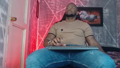 negritomeloso_k18 online show from October 2025 12:16:01 PM
