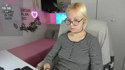 Snapshot of neko_sora chatting on April 2026 08:50:02 PM Kate online show from April 2026 08:50:02 PM