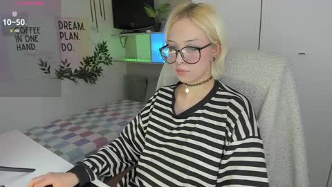Snapshot of neko_sora chatting on May 2026 08:47:01 PM Kate online show from May 2026 08:47:01 PM
