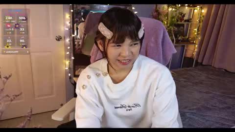 Snapshot of nekolicious143 chatting on December 2025 08:23:01 AM Neko online show from December 2025 08:23:01 AM