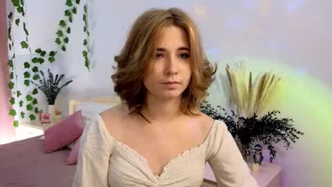 Snapshot of nellie_moans chatting on November 2025 01:44:02 PM Nellie online show from November 2025 01:44:02 PM