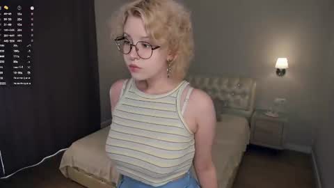 Snapshot of nelly_gloss chatting on July 2026 07:56:01 AM nelly_gloss online show from July 2026 07:56:01 AM