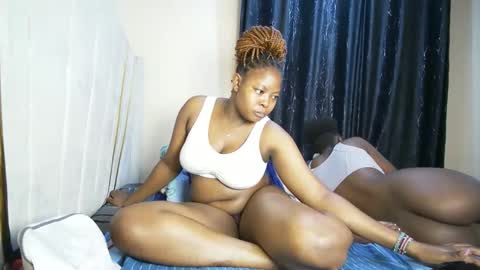 nellyeluxe online show from February 2026 12:22:02 PM