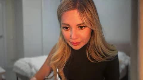 Snapshot of nensysafrons chatting on April 2026 04:00:02 PM NensySafrons online show from April 2026 04:00:02 PM