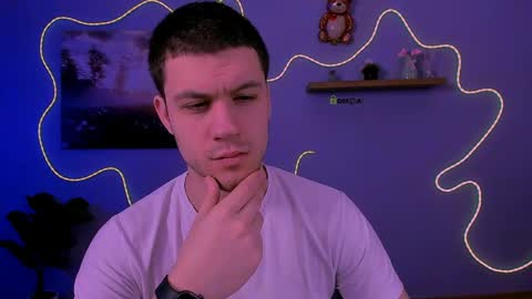 neo_raze_ online show from April 2026 06:49:01 PM