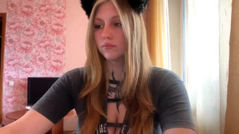 neomimaddern online show from April 2026 06:18:02 AM