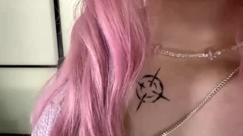 Lori online show from April 2026 07:08:02 PM