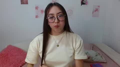 Snapshot of nessaa_ chatting on July 2026 01:12:02 AM Nessa online show from July 2026 01:12:02 AM