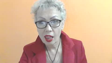 NessyJenixs online show from October 2025 02:13:01 PM