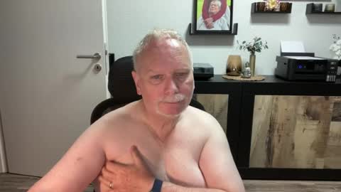 Snapshot of nettermann1968 chatting on July 2026 04:15:02 AM nettermann1968 online show from July 2026 04:15:02 AM