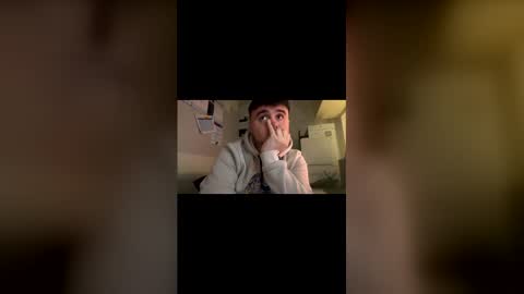 Joung Boy online show from December 2025 11:40:02 AM