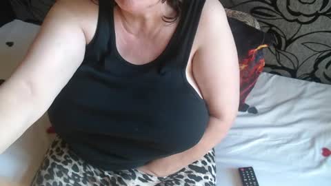 Snapshot of new_milf chatting on July 2026 05:56:02 AM Lilly online show from July 2026 05:56:02 AM