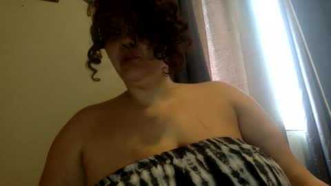 Snapshot of newfiebbw chatting on May 2026 08:27:02 PM Ms. Natural online show from May 2026 08:27:02 PM