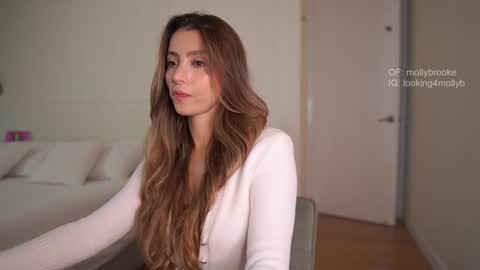 Snapshot of newmollybrooke chatting on September 2025 06:55:01 PM  all my links Here online show from September 2025 06:55:01 PM