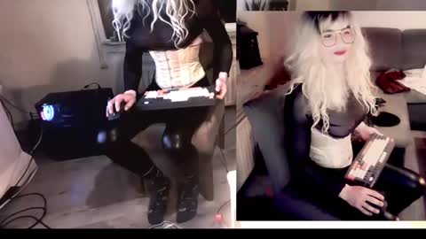 Snapshot of newwetcouple chatting on February 2026 03:25:02 AM NylonHeelFreaks online show from February 2026 03:25:02 AM