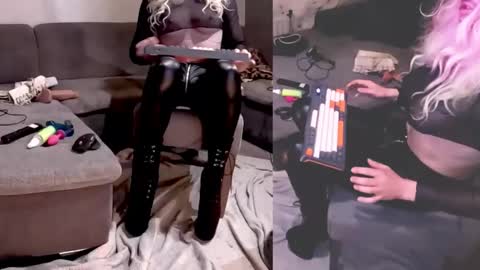 Snapshot of newwetcouple chatting on February 2026 02:53:02 AM NylonHeelFreaks online show from February 2026 02:53:02 AM