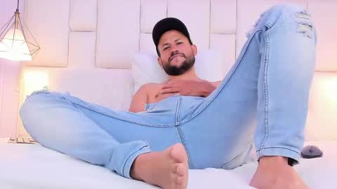 Snapshot of neykhan_ chatting on April 2026 01:06:01 AM Neykhan online show from April 2026 01:06:01 AM