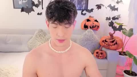   online show from November 2025 09:27:02 PM