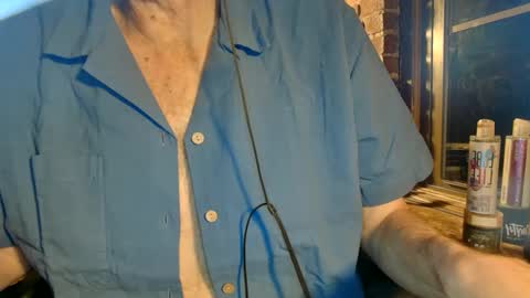 Snapshot of nfgwholoves2cum chatting on December 2024 01:31:02 AM NFG Nice Friendly Guy Dick online show from December 2024 01:31:02 AM