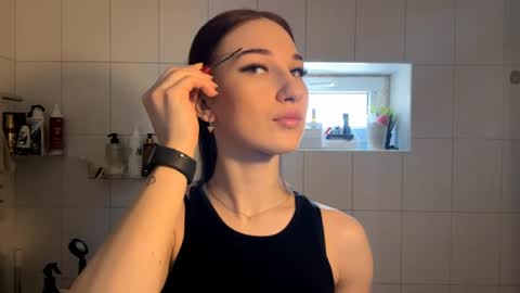 Snapshot of nganlyerly chatting on April 2026 05:52:01 AM Kate Ng online show from April 2026 05:52:01 AM