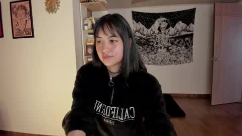 Nia online show from February 2025 09:14:02 PM