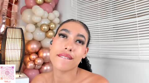 Snapshot of nia_bunny chatting on February 2025 07:07:01 PM Nia online show from February 2025 07:07:01 PM