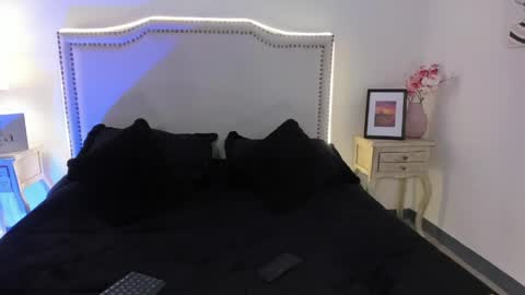 Snapshot of nia_malkova chatting on May 2026 09:04:02 AM Nia Malkova online show from May 2026 09:04:02 AM
