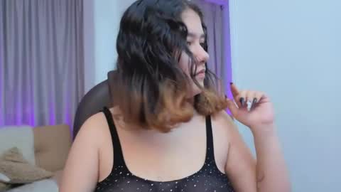 Snapshot of nia_stark chatting on April 2026 08:25:02 PM Estefani online show from April 2026 08:25:02 PM