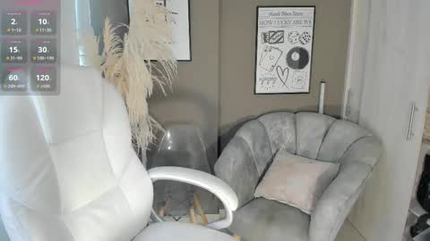 Nia online show from February 2026 01:04:02 PM